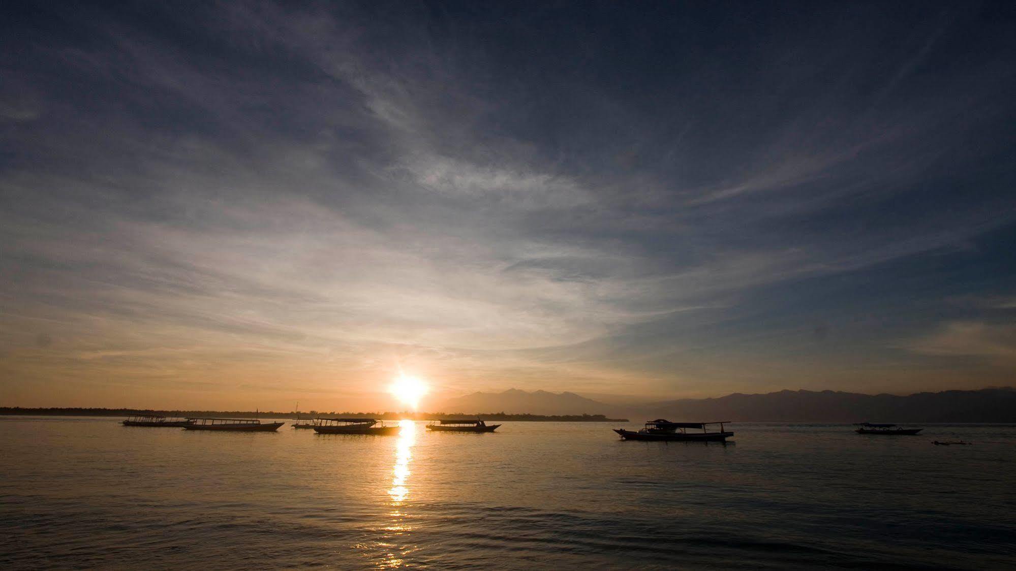 Gili Inn Джили Трауанган Екстериор снимка