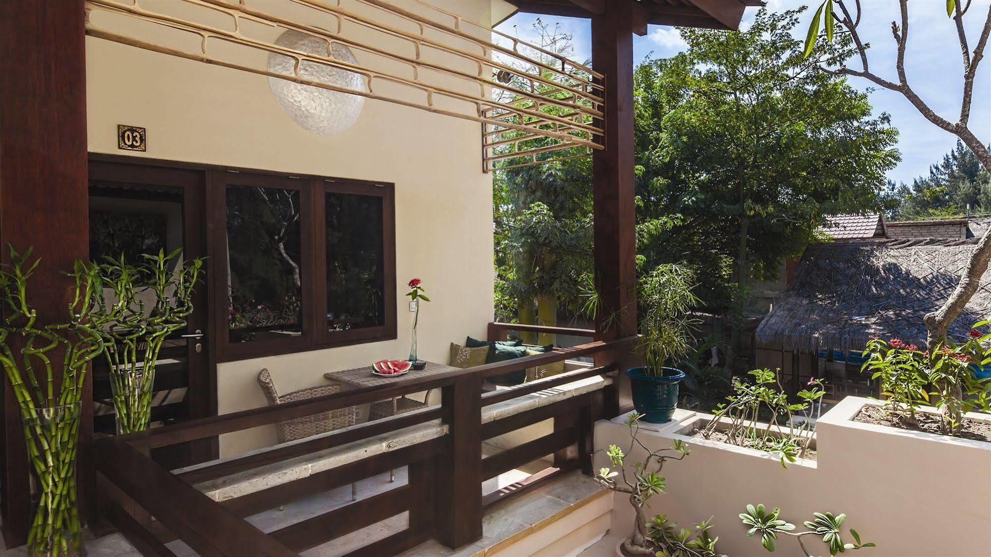 Gili Inn Джили Трауанган Екстериор снимка